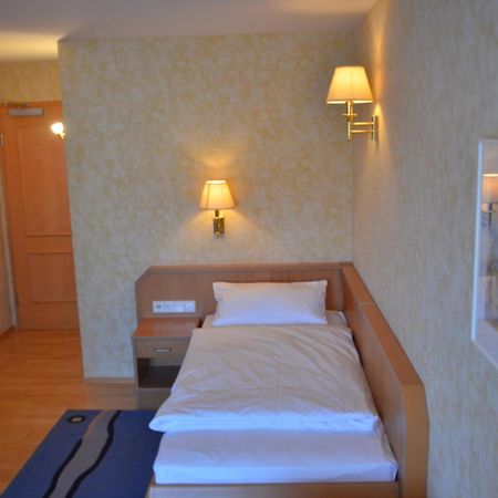 Hotel Post Jungingen Room photo