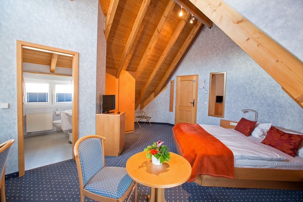 Hotel Post Jungingen Room photo